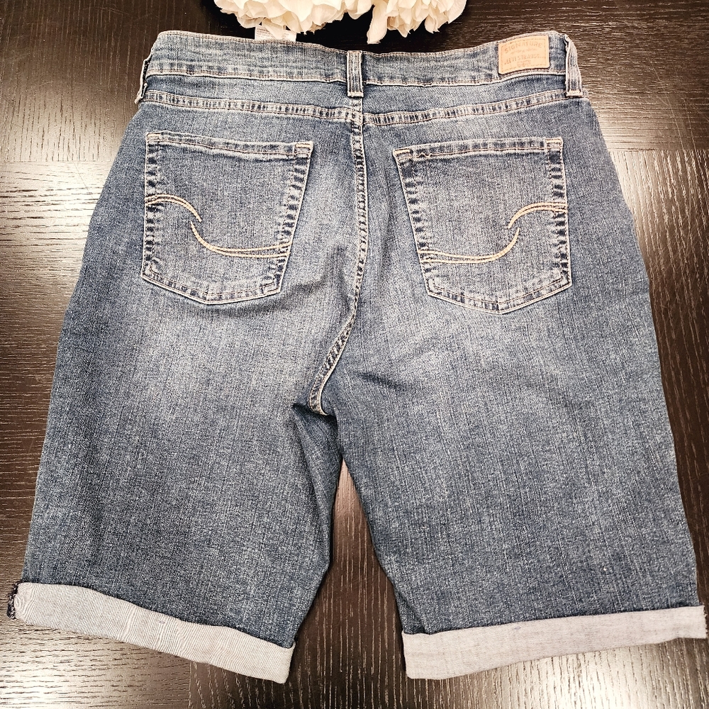 Levi Strauss Denim Mid-Rise Bermuda Shorts Boat Coastal Casual Classic Sz 12 EUC - Picture 12 of 14